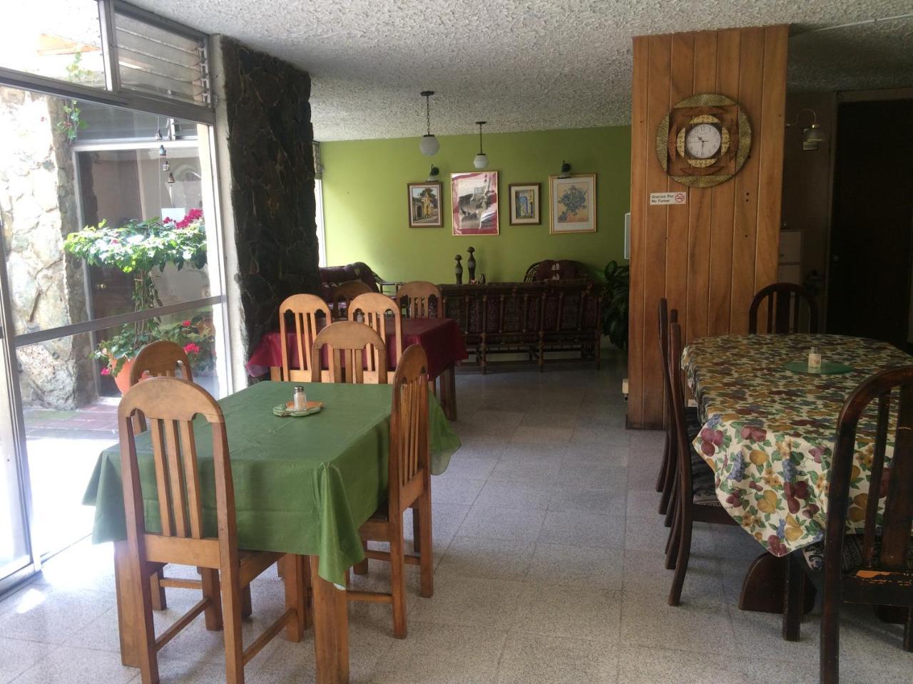 Hostal Los Lagos Inn Guatemala City Exteriör bild